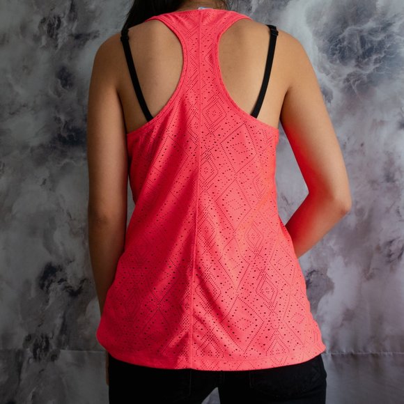 🌺FREE w/BUNDLES🌺Neon pink tank top - Picture 2 of 3